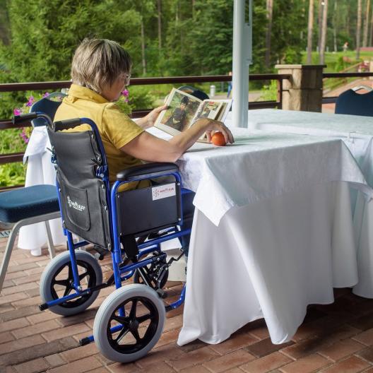 Кресло-каталка для инвалидов Армед H 030C 18