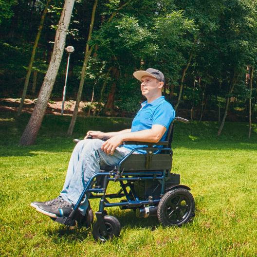 Кресло-коляска c электроприводом для инвалидов Ortonica Pulse 120 3