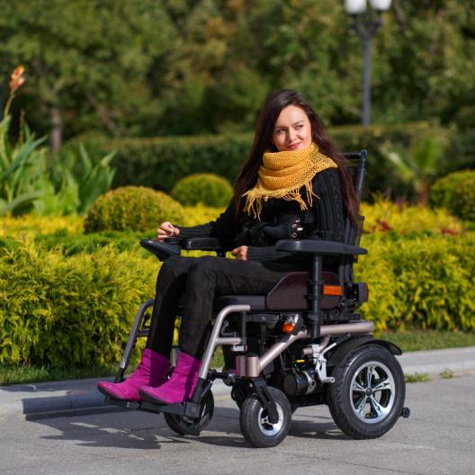 Кресло-коляска c электроприводом для инвалидов Ortonica Pulse 210 18