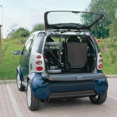 Кресло-коляска c электроприводом для инвалидов OttoBock A-200. Компактные размеры